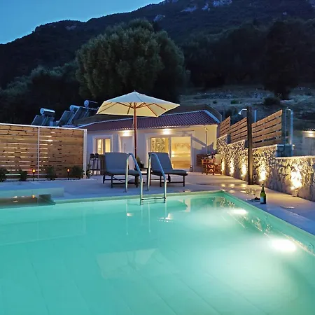 Sea & Cliff Luxury Villa *