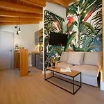 Sea & Cliff Luxury Villa *