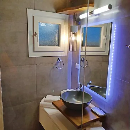 Sea & Cliff Luxury Benitses (Corfu)