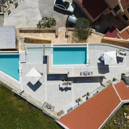 Sea & Cliff Luxury Villa