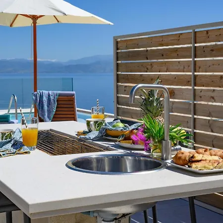 Sea & Cliff Luxury Villa *