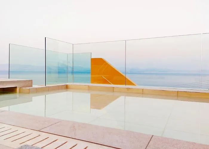 Sea & Cliff Luxury בניטסס