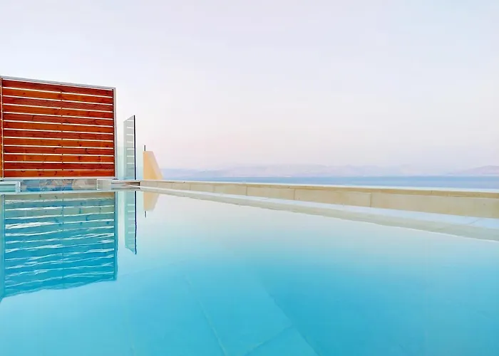 Sea & Cliff Luxury