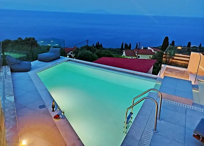 Sea & Cliff Luxury וילה בניטסס